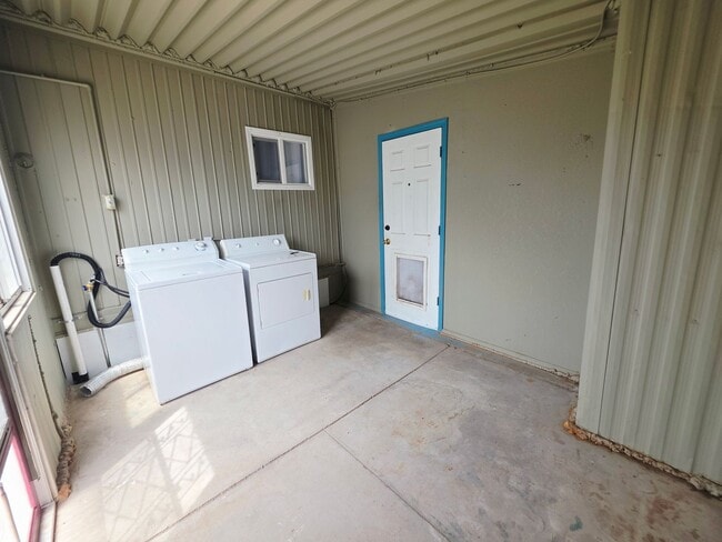 Building Photo - 1779 Artesia Dr
