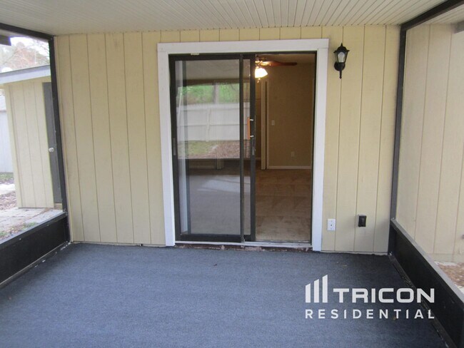Building Photo - 1702 Sandy Hollow Loop