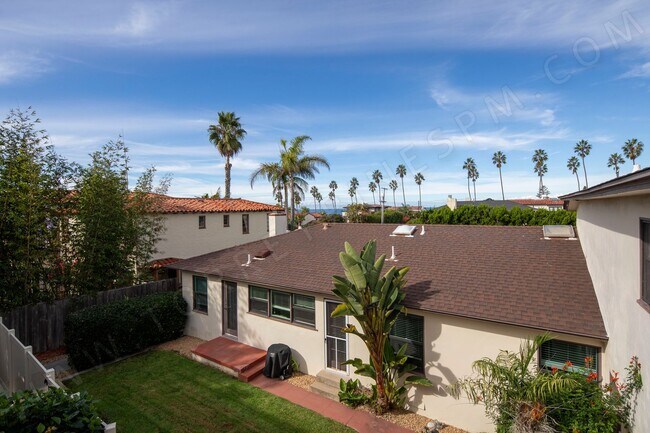 Building Photo - OPEN HOUSE: 12/13 1-2PM ~ 3BR Townhome with Garage, 1 BLOCK from Ocean!