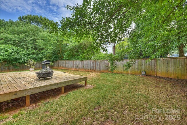 Building Photo - 126 N Smallwood Pl