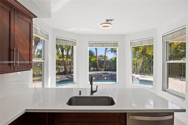 Building Photo - 16449 SW 84th Pl