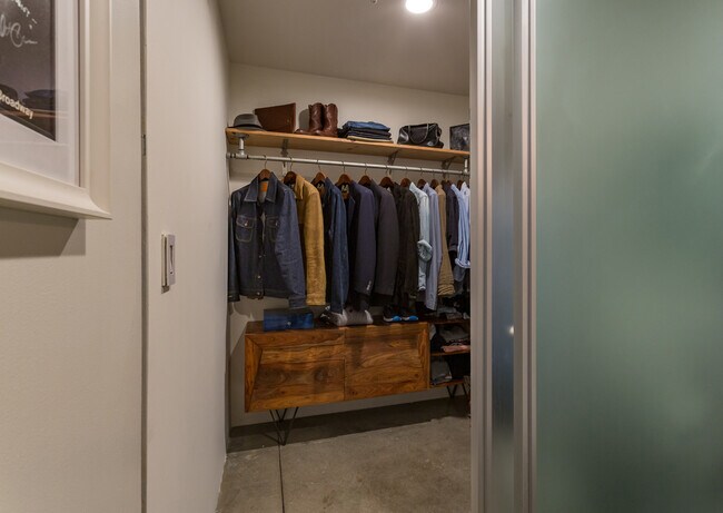 Walk in closet - 827 Pine Ave