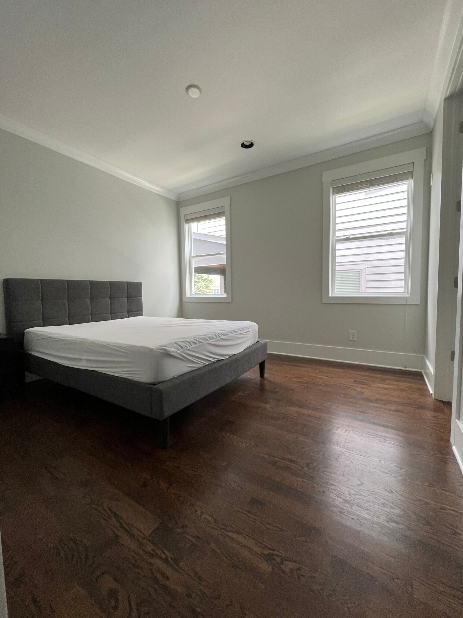 Building Photo - 1705 14th Ave S