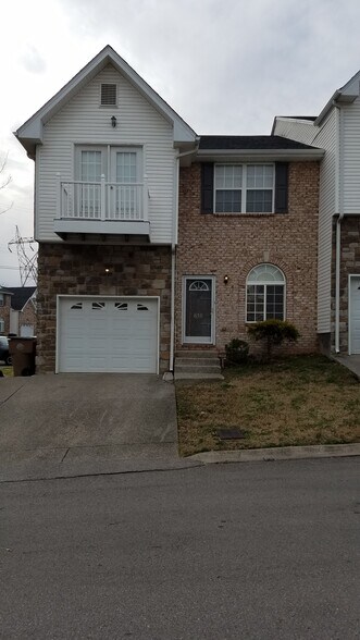 front of house - 618 Spence Enclave Way