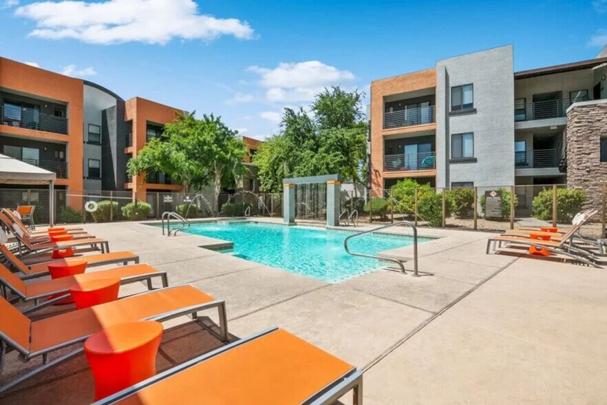 Building Photo - 15164 N 140th Dr