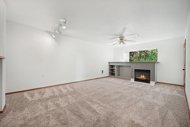 Building Photo - 11501 7th Ave W
