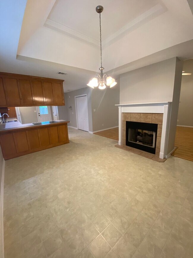 Building Photo - 204 Wembley Dr