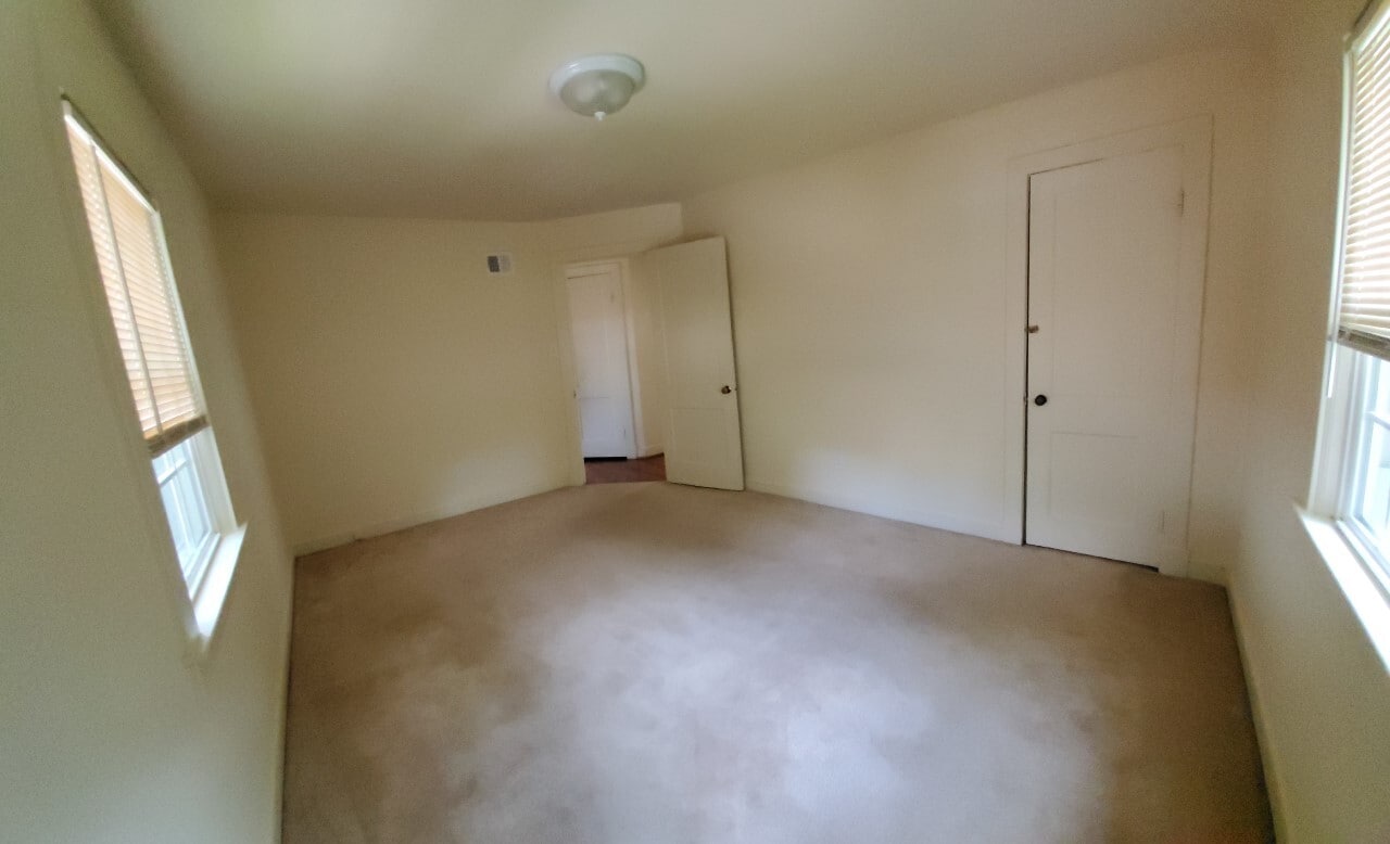 BR! - 1605 N Stafford St