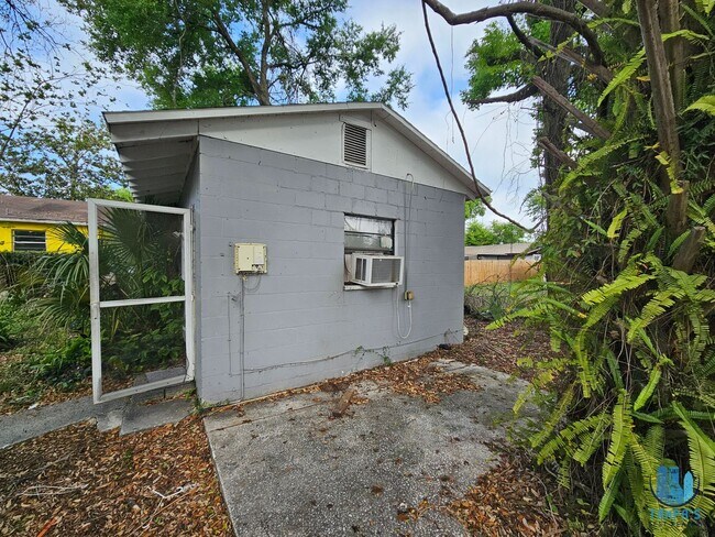 Building Photo - 1504 E 99th Ave