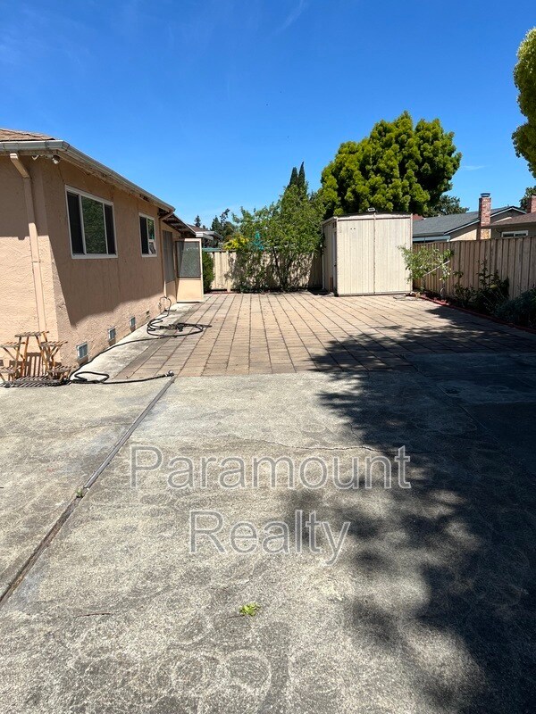 Building Photo - 2623 Ascot Way