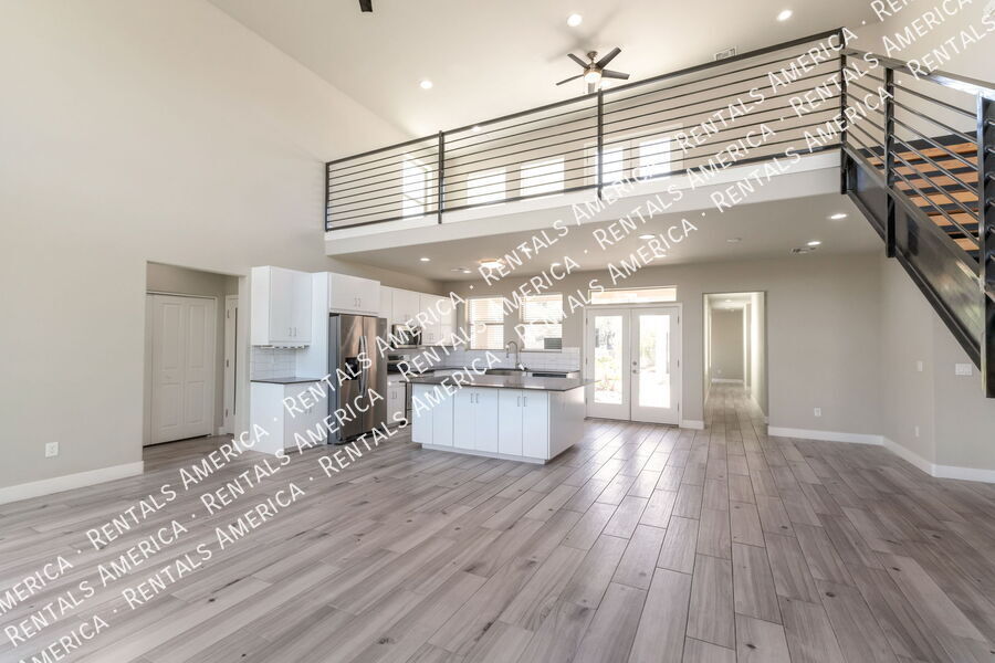 Building Photo - 922 S Fremont Ave