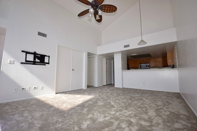 Building Photo - 2019 W Lemon Tree Pl