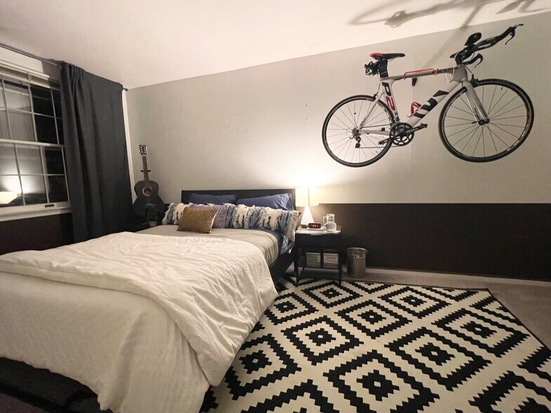 Bedroom - 400 N Haddon Ave