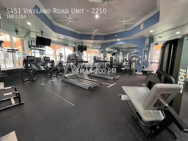 Building Photo - 5451 Vineland Rd