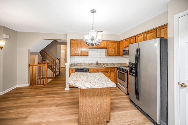 Building Photo - 9705 Becker Ct
