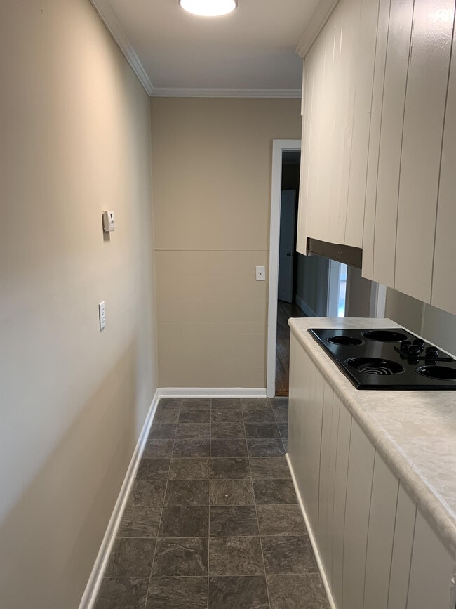 Building Photo - 5421 Pine St