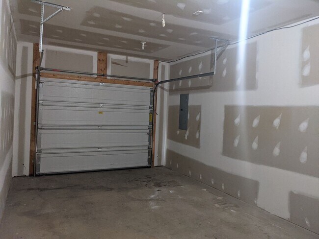 Building Photo - 3 Bedroom Townhouse for Rent in Waynesboro!