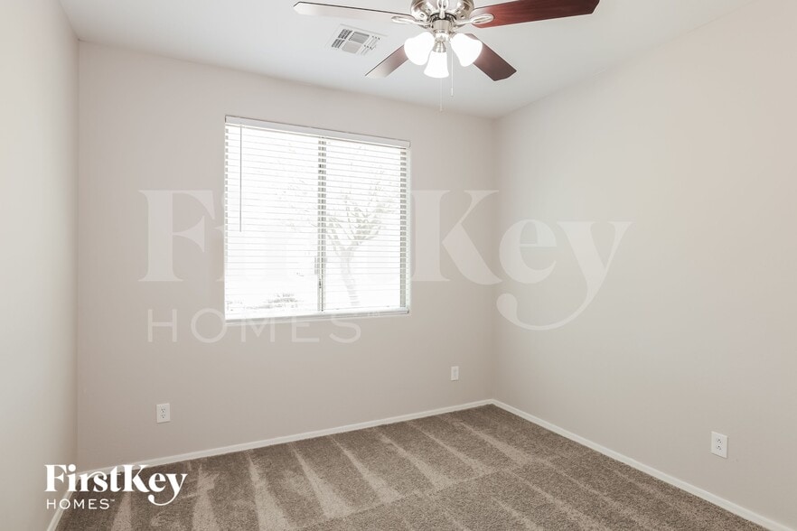 Building Photo - 5230 W Cochise Dr