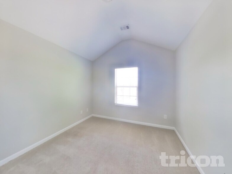 Building Photo - 4370 Rainer Dr