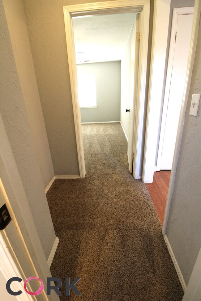 Building Photo - 609 Belle Air Ave