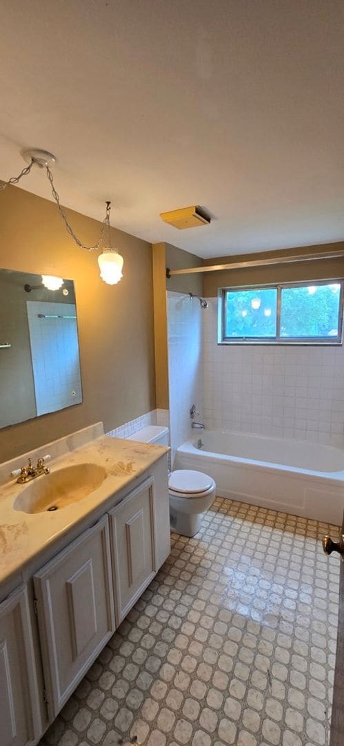 Building Photo - House for Rent in Spanish Lake