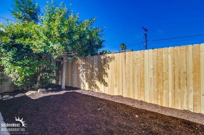 Building Photo - Fully Remodeled 3Bdm 2Ba Home in the Heart of Serra Mesa!