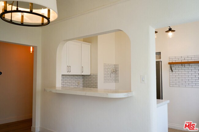 Building Photo - 10520 Eastborne Ave