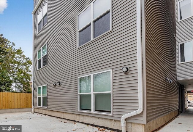 Building Photo - 2219 N 4th St