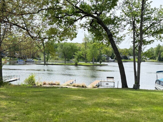 Building Photo - Lakefront Home on Lake Columbia – Private Dock & Spacious Backyard