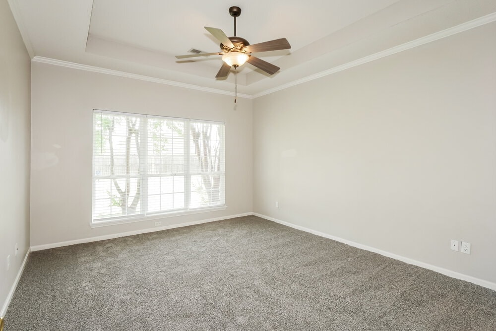 Building Photo - 8426 Linda Shore Cove