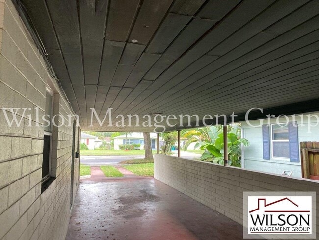 Building Photo - 3215 N Orange Ave