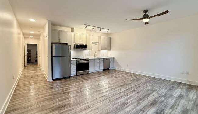 Building Photo - 610 Trent Dr