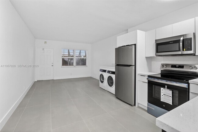 Building Photo - 1740 Funston St