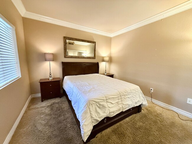 Building Photo - Meridian FURNISHED 2 BDR /2 BATH Luxury Co...