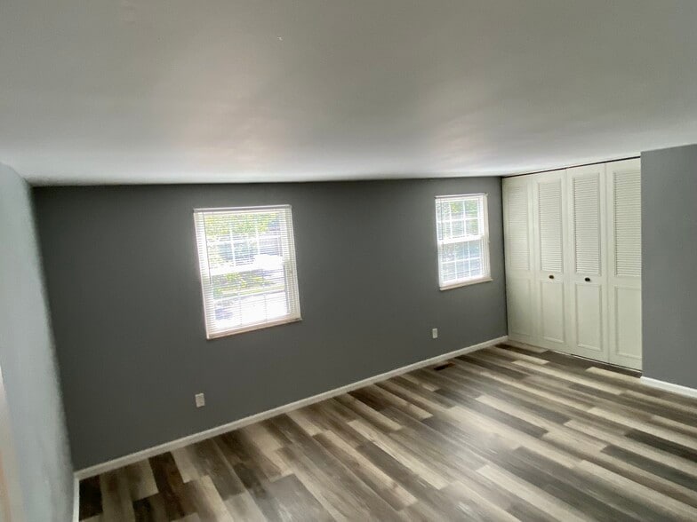 Building Photo - 83 Marco Ln
