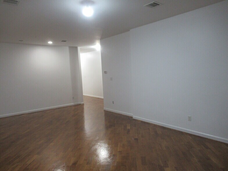 Dining room - 129 NY-306