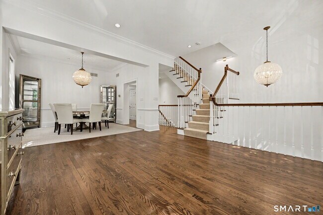 Building Photo - 16 Elmwood Drive