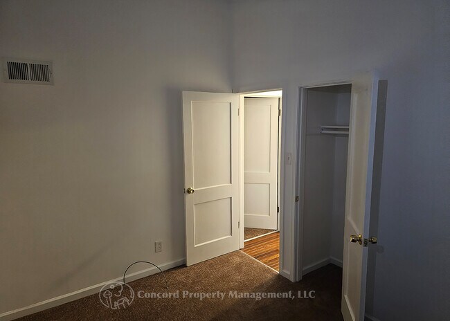 Building Photo - 7607 Meadow Way