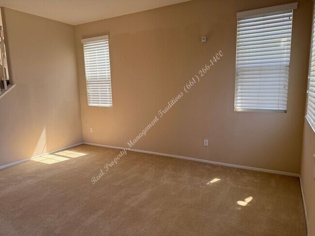 Building Photo - *** Please call us @ 661-266-1400 for information on availability, showings and applications proc...