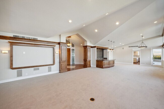 Building Photo - 21 Deer Oaks Ct