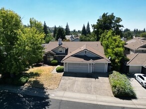 Building Photo - 5663 Montclair Cir