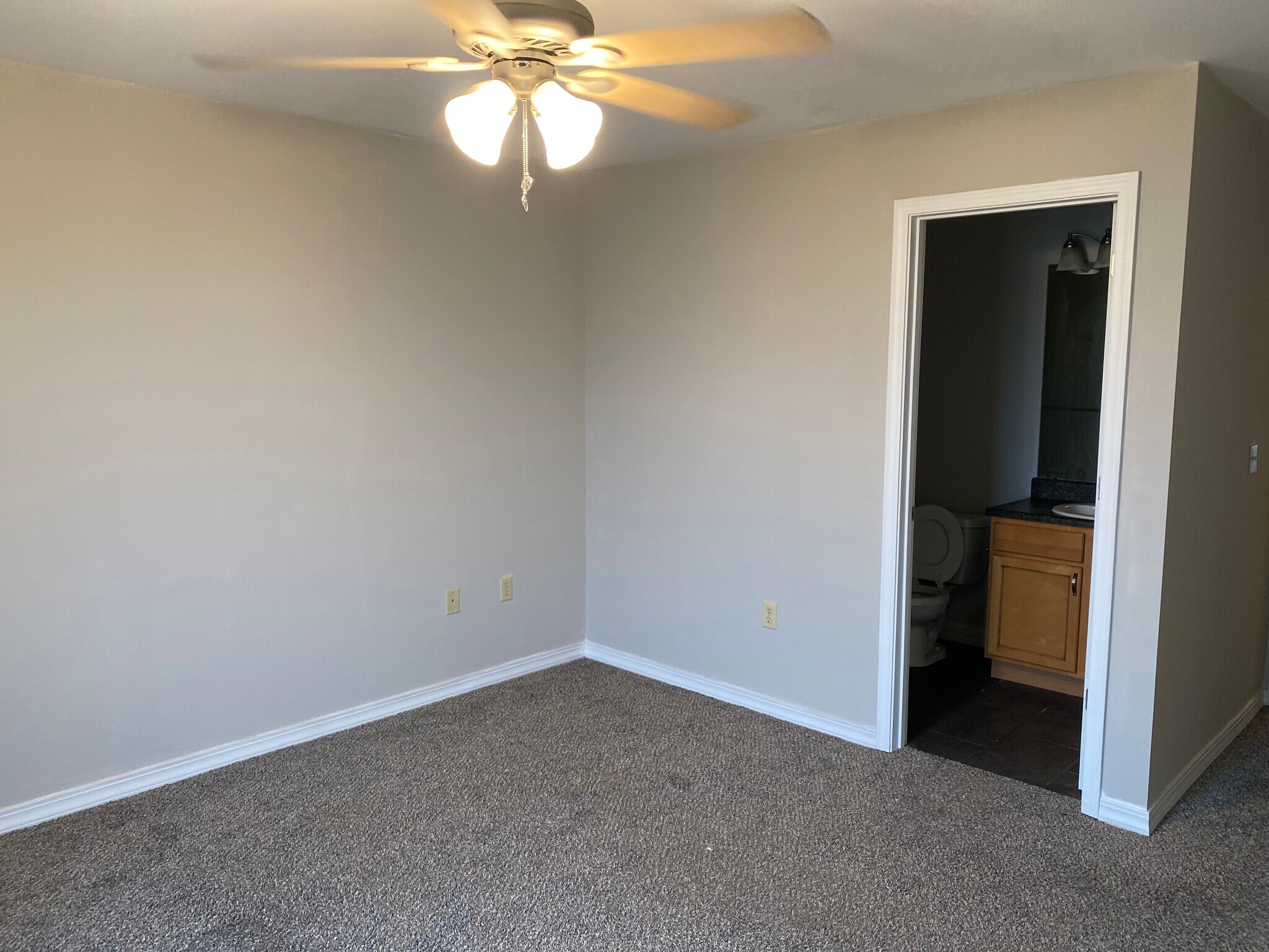 Building Photo - 320 Toni Ln