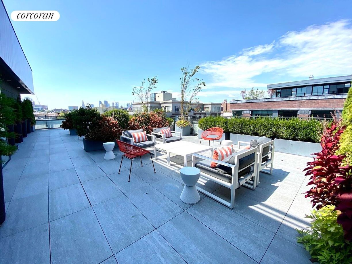 Building Photo - 322 Gates Ave