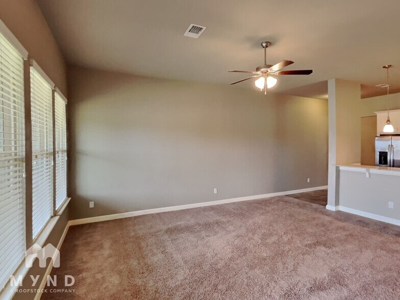 Building Photo - 1109 Merlin Dr