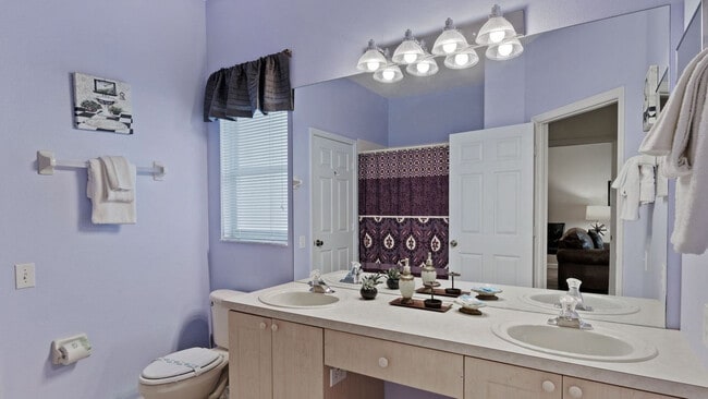 Building Photo - 8159 Fan Palm Way