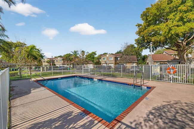 Building Photo - 5843 Woodlands Blvd