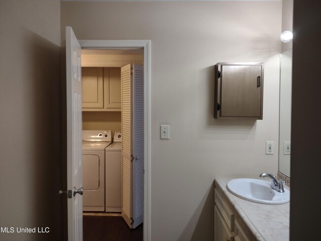 Building Photo - 336 Pebble Creek Dr