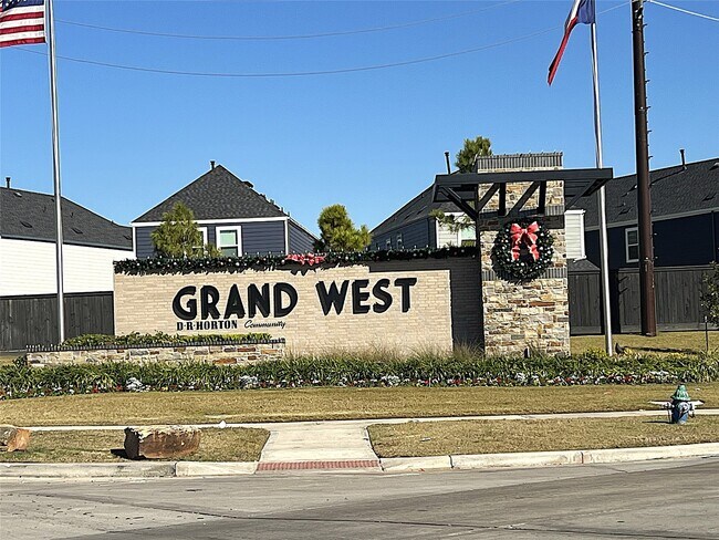 Building Photo - 2807 Glengary River Wy