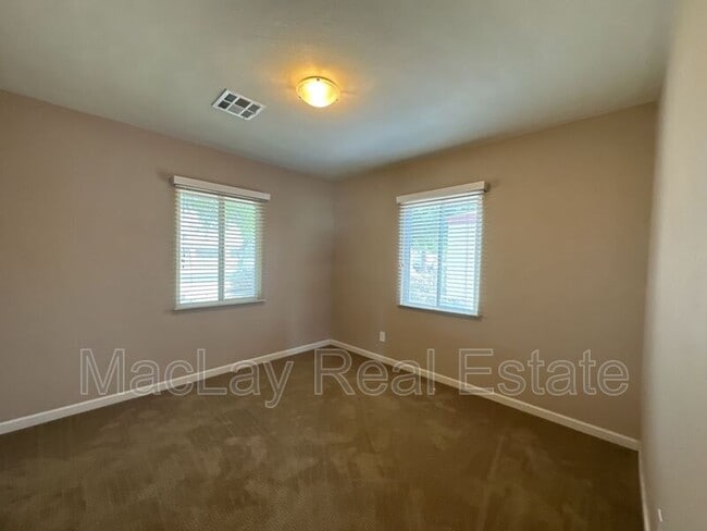 Building Photo - 1501 E Palm Ln