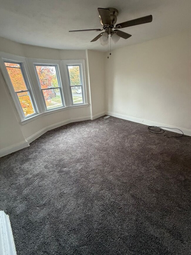 Building Photo - 3242-3242 Sycamore Rd